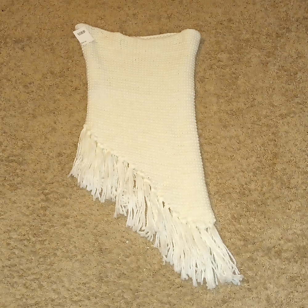 Shawl (Knitting style or crochet)